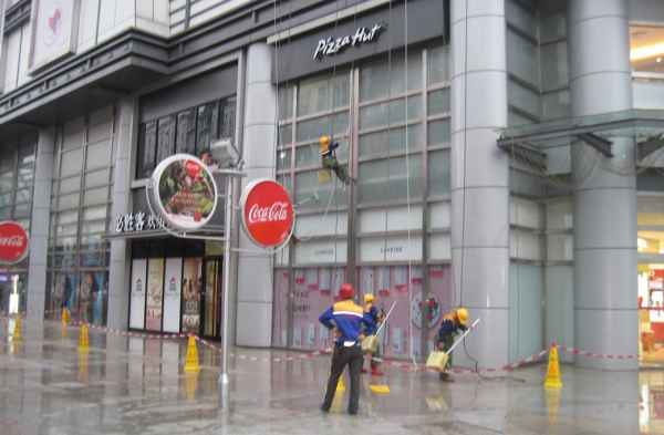 专业开荒清洁，还原建筑初始之美——全面建筑物清洁服务解析